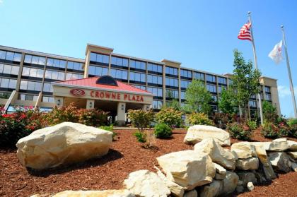 Crowne Plaza Cleveland Airport an IHG Hotel - image 1