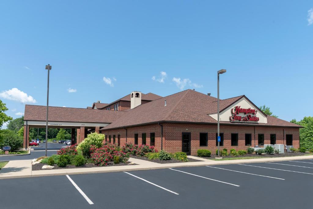 Hampton Inn & Suites Cleveland-Airport/Middleburg Heights - main image