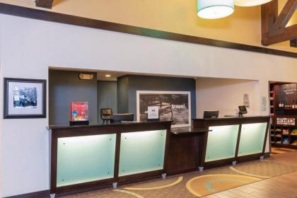 Hampton Inn & Suites Cleveland-Airport/Middleburg Heights - image 7