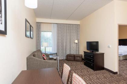 Hampton Inn & Suites Cleveland-Airport/Middleburg Heights - image 9