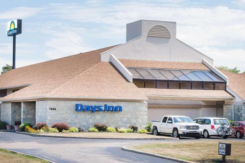 Days Inn by Wyndham Middleburg Heights - main image