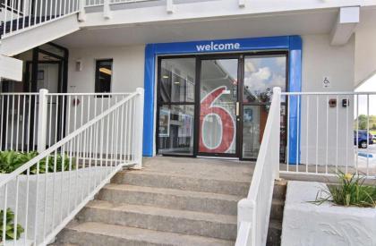 Motel 6-Middleburg Heights OH - Cleveland - image 1