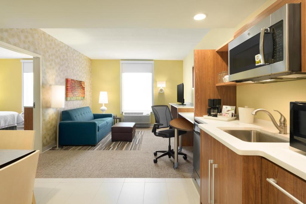 Home2 Suites By Hilton Middleburg Heights Cleveland - image 3