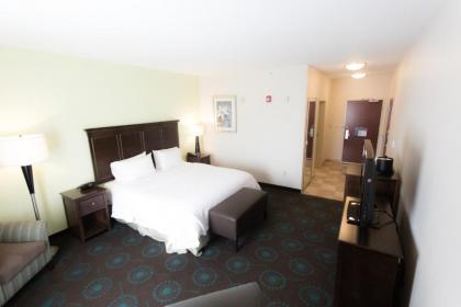 Hampton Inn & Suites Middlebury - image 10