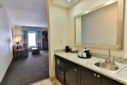 Hampton Inn & Suites Middlebury - image 14