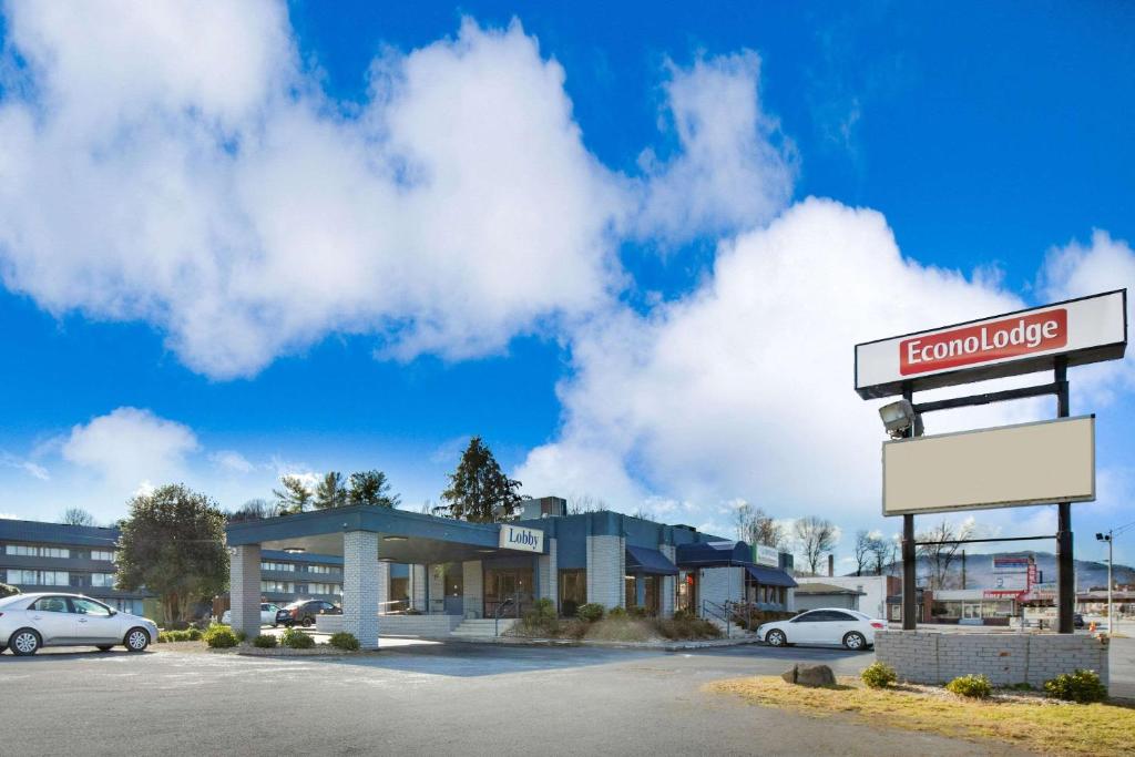 Econo Lodge - main image