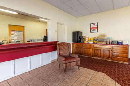 Econo Lodge - image 3