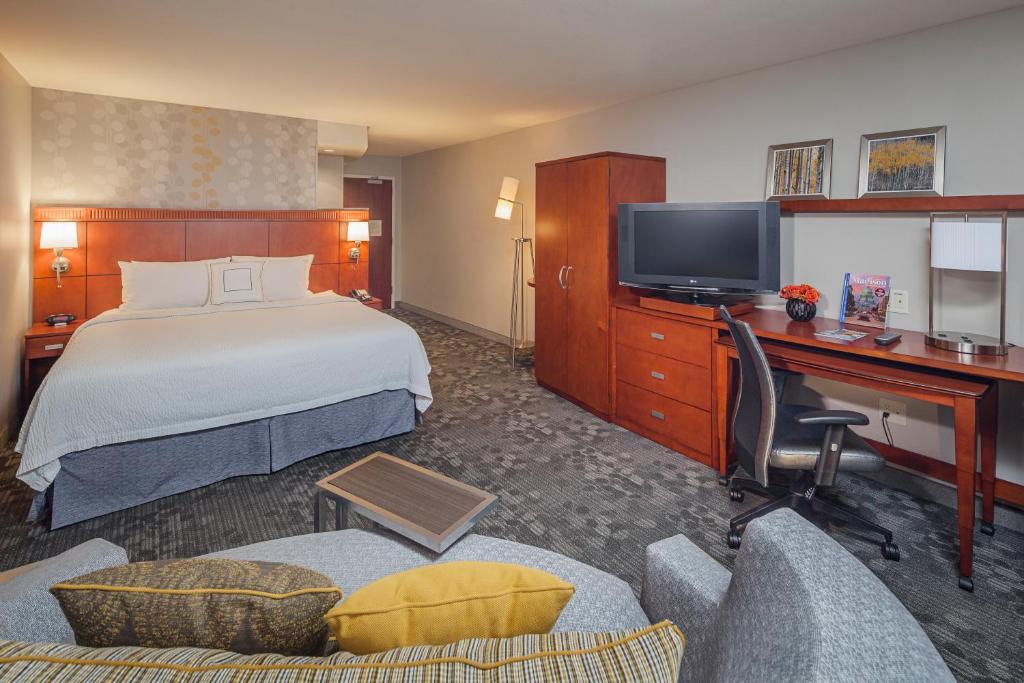 Courtyard by Marriott Madison West / Middleton - image 2