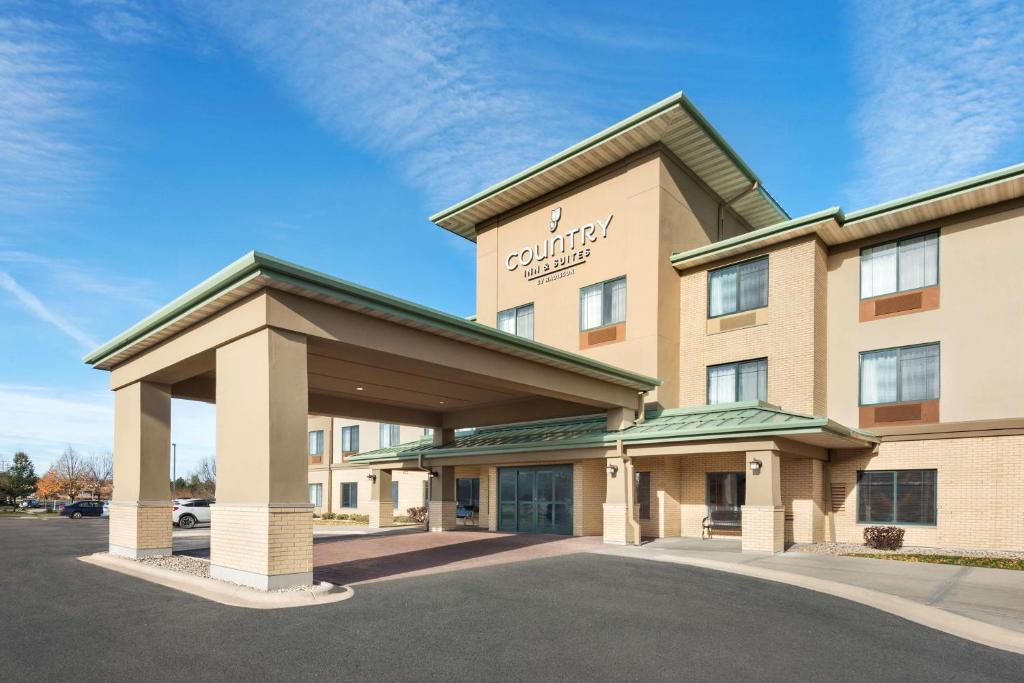 Country Inn & Suites by Radisson Madison West WI - main image