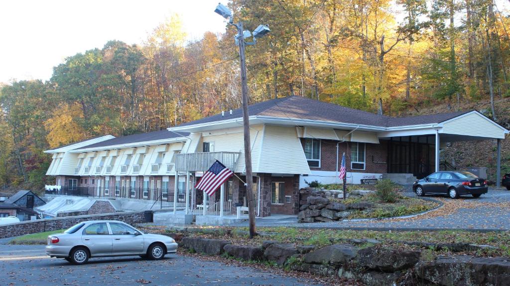 Passport Inn and Suites - Middletown - main image