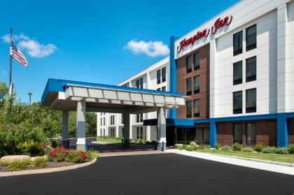 Hampton Inn Middletown - image 1