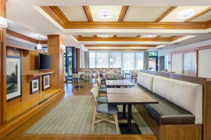 Hampton Inn Middletown - image 11