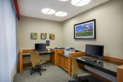 Hampton Inn Middletown - image 12