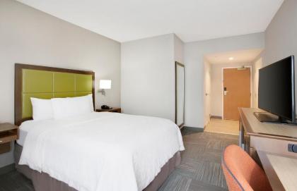 Hampton Inn Middletown - image 20