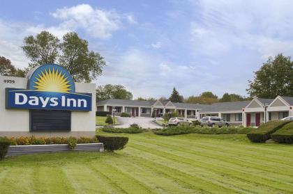 Days Inn by Wyndham Middletown - image 1