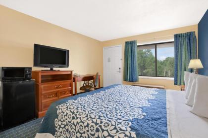 Days Inn by Wyndham Middletown - image 12