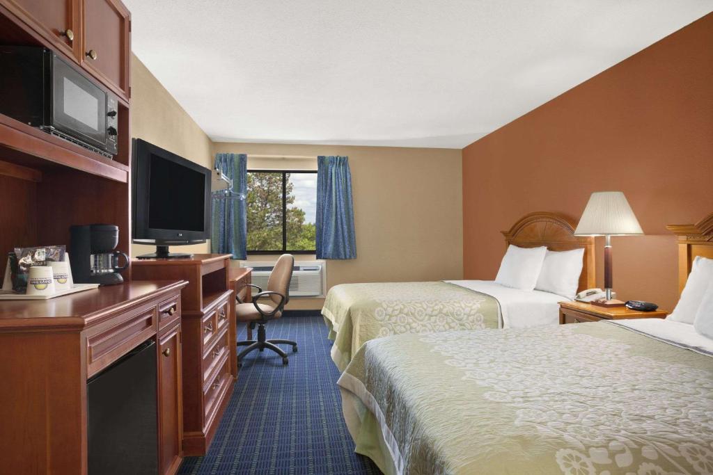 Days Inn by Wyndham Middletown - image 4