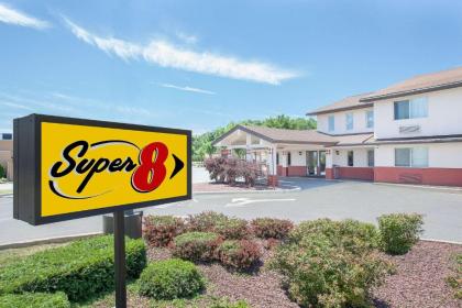 Super 8 by Wyndham Middletown - image 3