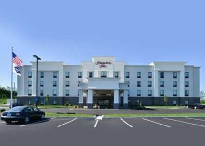 Hampton Inn Middletown - image 1