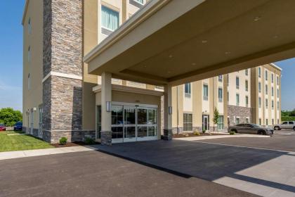 Comfort Inn & Suites - Harrisburg Airport - Hershey South - image 11