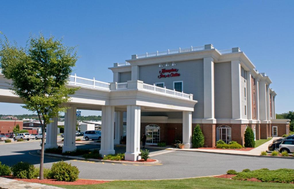 Hampton Inn & Suites Middletown - main image