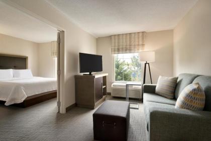 Hampton Inn & Suites Middletown - image 10