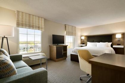 Hampton Inn & Suites Middletown - image 14