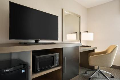 Hampton Inn & Suites Middletown - image 2