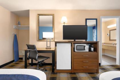 Days Inn by Wyndham Middletown/Newport Area - image 9