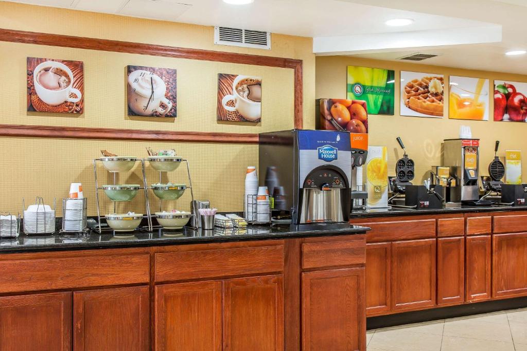 Quality Inn and Suites Newport - Middletown - image 4