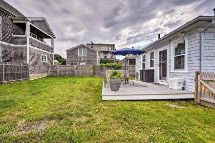 Idyllic Newport Area Cottage - Walk to First Beach - image 9