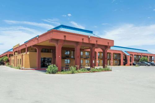 Days Inn by Wyndham Midland - main image