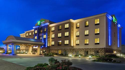 Holiday Inn Express & Suites Midland South I-20 an IHG Hotel - main image