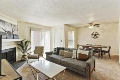 Spacious Midland Suite + Central Location