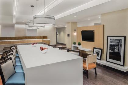 Hampton Inn Richmond-SW Hull Street - image 3