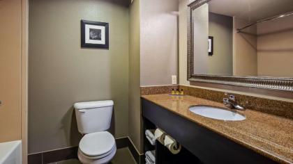 Best Western Plus Midwest City Inn & Suites - image 9