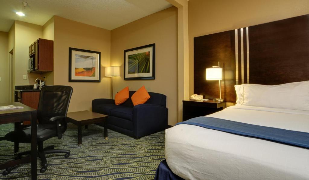 Holiday Inn Express & Suites Midwest City an IHG Hotel - image 6