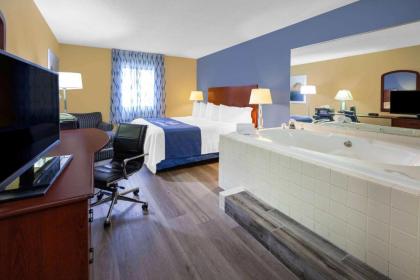 Days Inn by Wyndham Milan Sandusky South - image 13