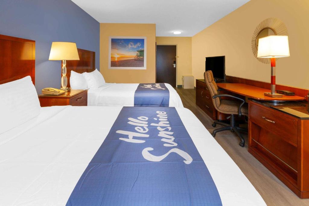 Days Inn by Wyndham Milan Sandusky South - image 5