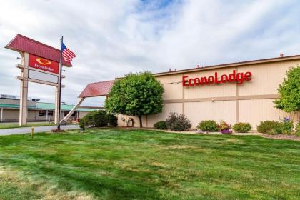 Econo Lodge Miles City - image 1