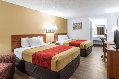 Econo Lodge Miles City - image 12