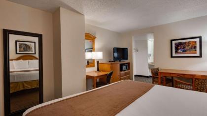 Best Western War Bonnet Inn - image 15