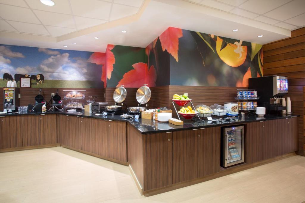 Fairfield Inn & Suites Boston Milford - image 6