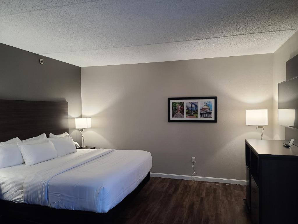 Comfort Inn - image 7