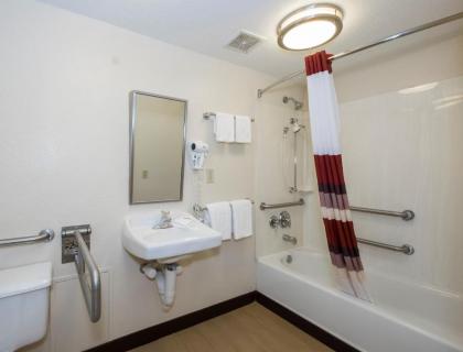 Red Roof Inn Milford - New Haven - image 19