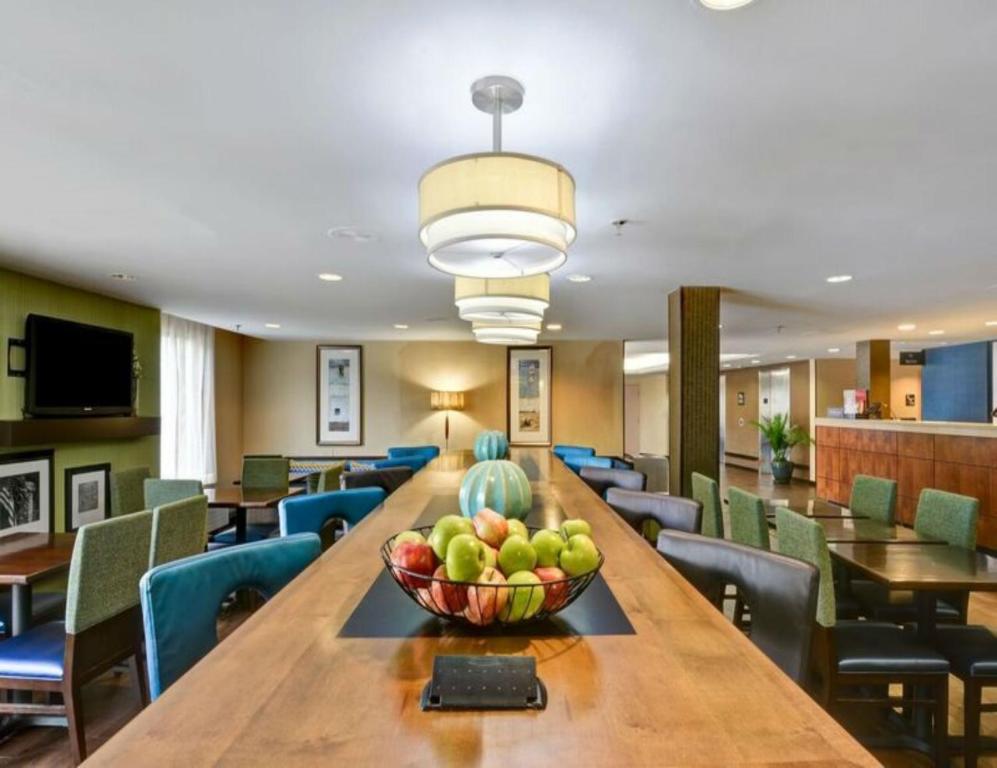 Hampton Inn Milford - image 6