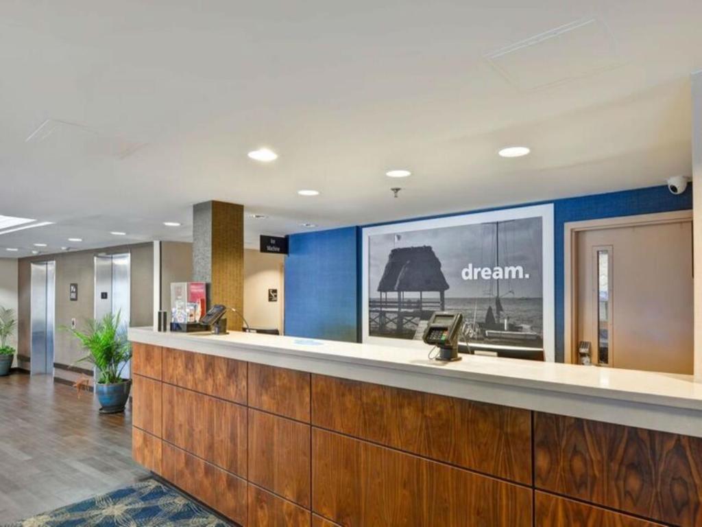 Hampton Inn Milford - image 7