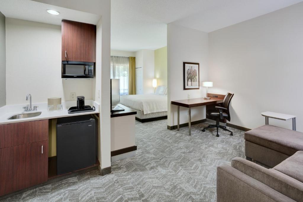 SpringHill Suites Milford - image 7