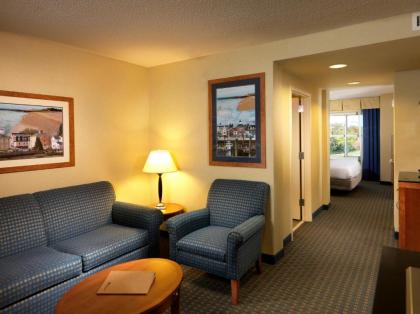 Hilton Garden Inn Milford - image 13