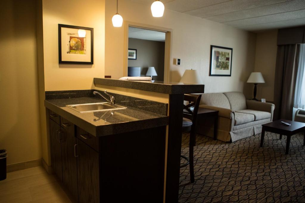 Holiday Inn Express Milford an IHG Hotel - image 6